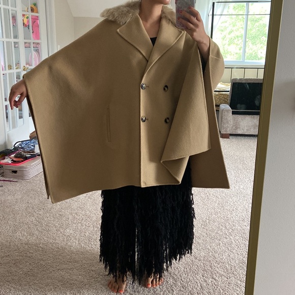 Michael Kors 100% wool cape. OS - Picture 10 of 13